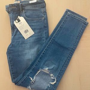 Levi’s 721 High Rise Skinny Jeans